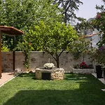 فندق Kassandrinos Apostolos